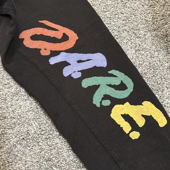 D.A.R.E. Black Sweatpants “Keep Kids Off Drugs” (Teen) - Picture 3 of 4